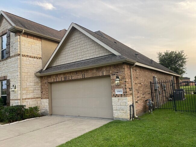 Foto del edificio - 19302 Stanton Lake Dr