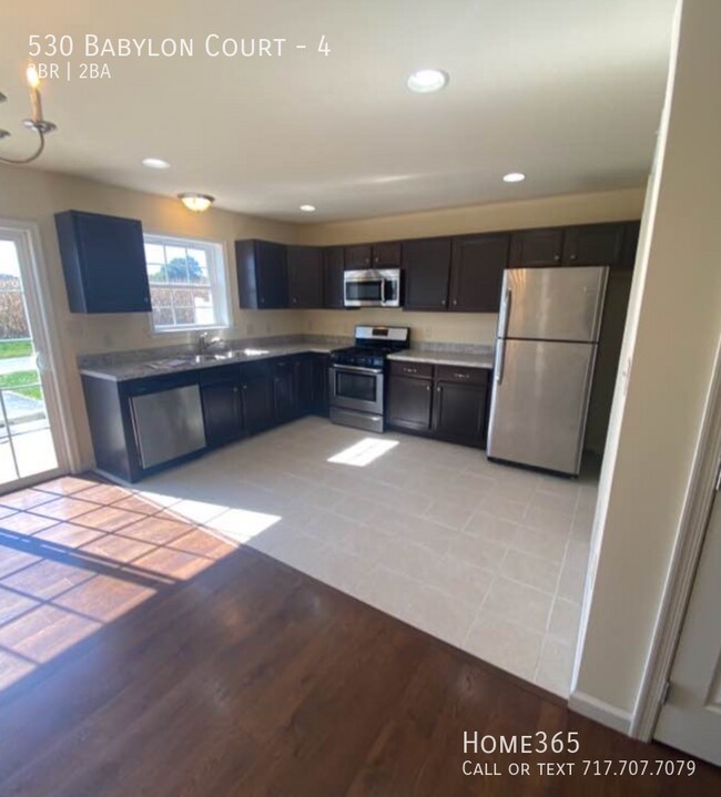 Building Photo - Modern Townhome In LS School District