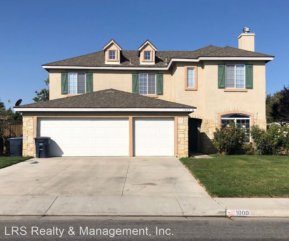 Foto principal - 4 br, 3.5 bath House - 1009 S. Green St.