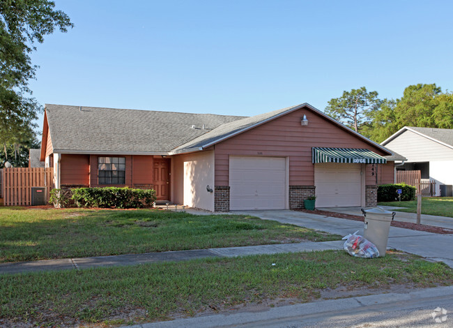 Foto del edificio - Villas At Pine Hills