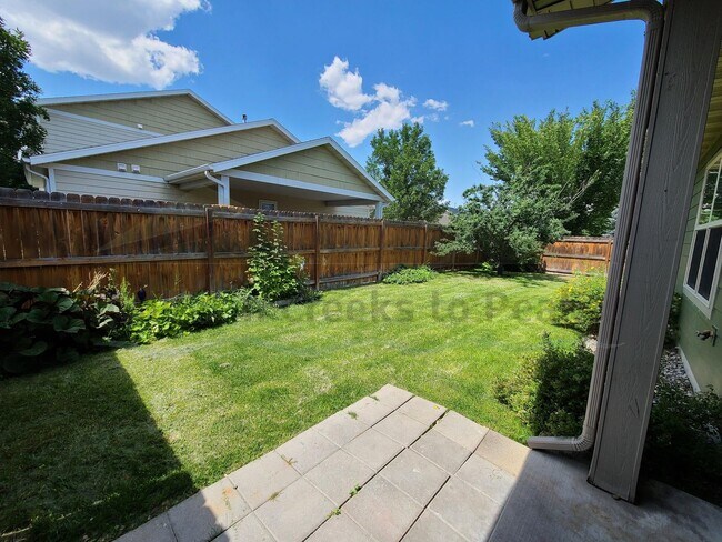 Foto del edificio - 895 Longbow Ln