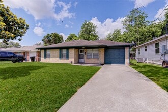 Building Photo - 5907 Nelwyn St