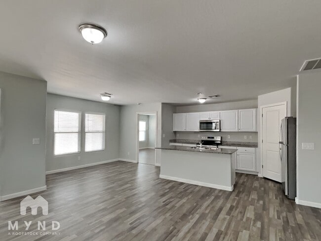 Building Photo - 2355 Oakmont Ln
