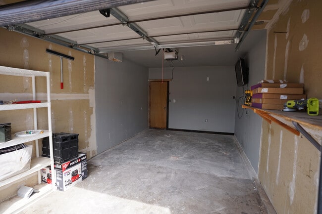 Building Photo - 440 Forest Edge Cir