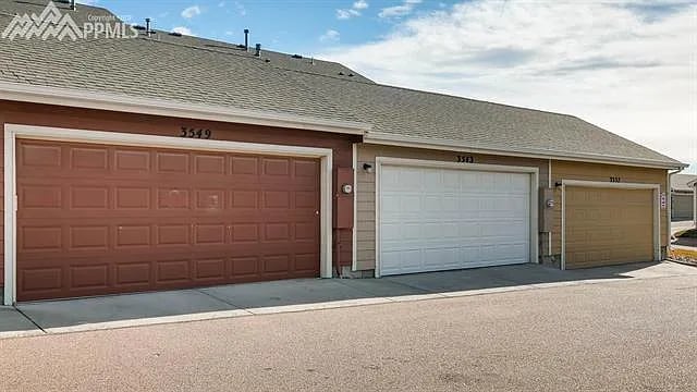 separate 2 car garage - 3549 Bay Owl Grv