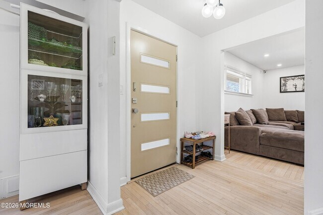 Foto del edificio - 227 Chatham Ave