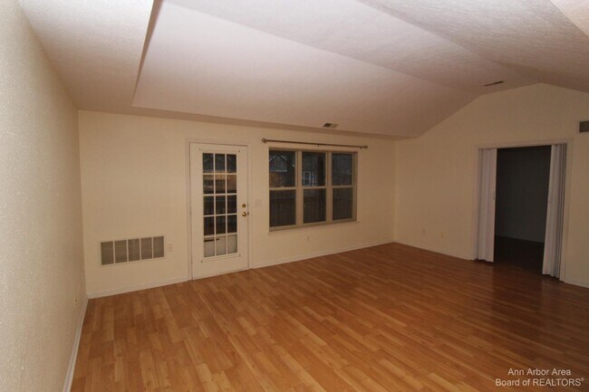 Foto del edificio - 1411 Heatherwood Ln