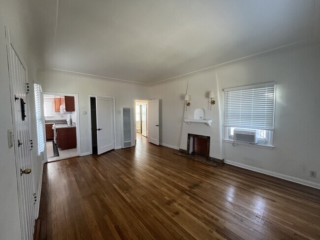 Living Room View 1 - 219 S Eucalyptus Ave