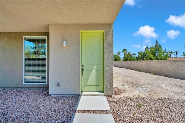 Building Photo - New 3 Bd, 3 Bth, Studio Casita, Strip View...