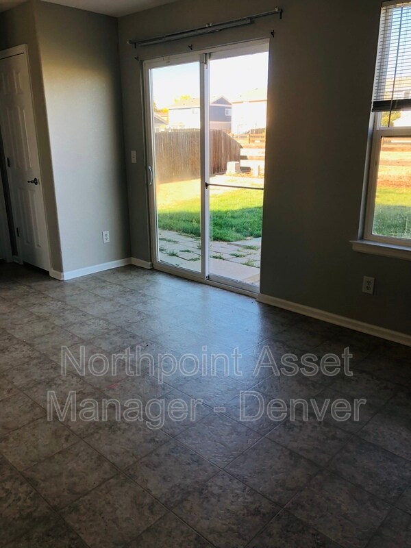 Foto del edificio - 832 Sunrise Dr