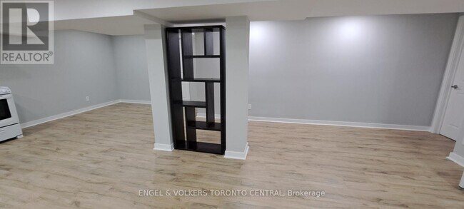 Photo du bâtiment - 14 Hillman Dr