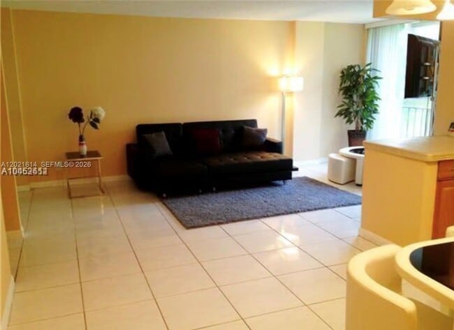 Foto del edificio - 17011 N Bay Rd
