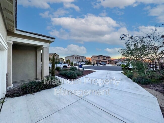 Foto del edificio - 30411 Ridgecrest Rd