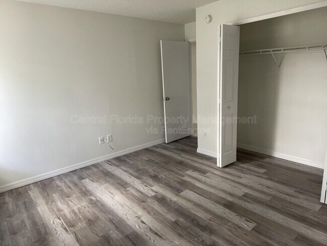 Building Photo - 2972 Talladega Dr
