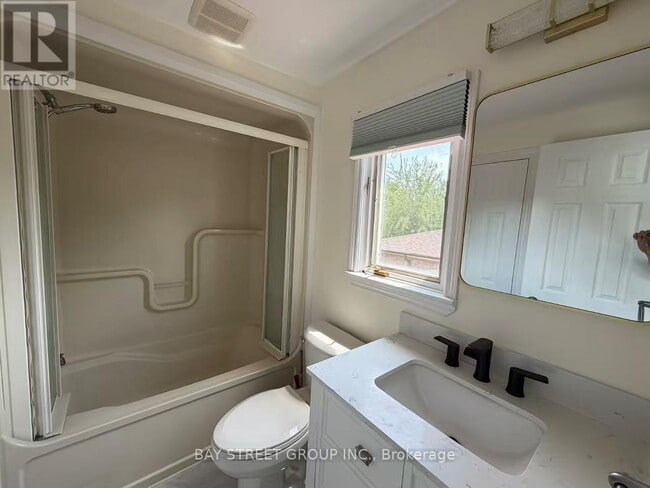 Building Photo - 19 Dunsfold Dr