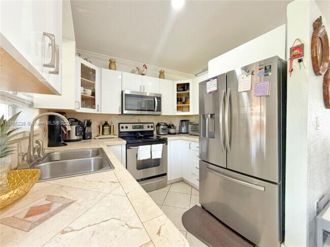 Foto del edificio - 18331 SW 135th Ave