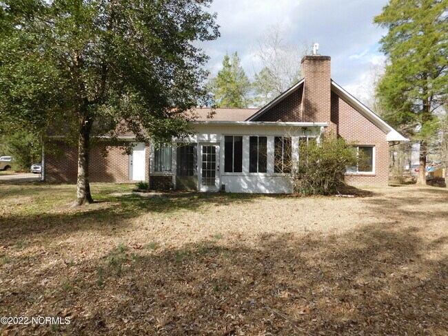 Building Photo - 140 Rock Creek Dr