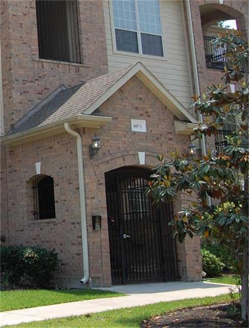 Building Photo - 6607 Lake Woodlands Dr