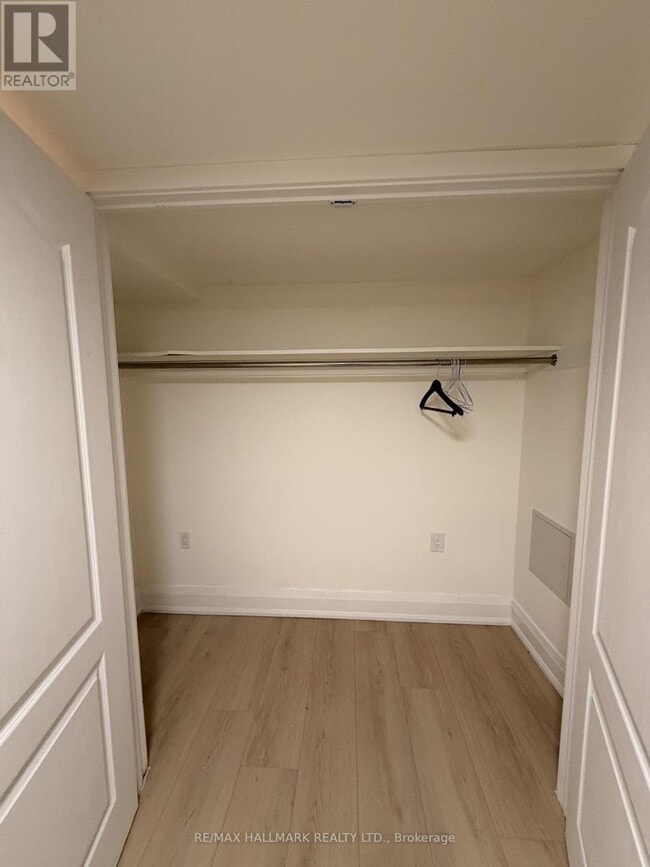 Building Photo - 13 Brookfield St