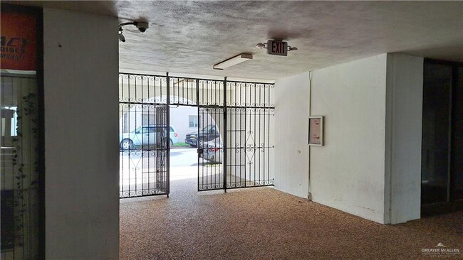 Building Photo - 1418 Beech Ave