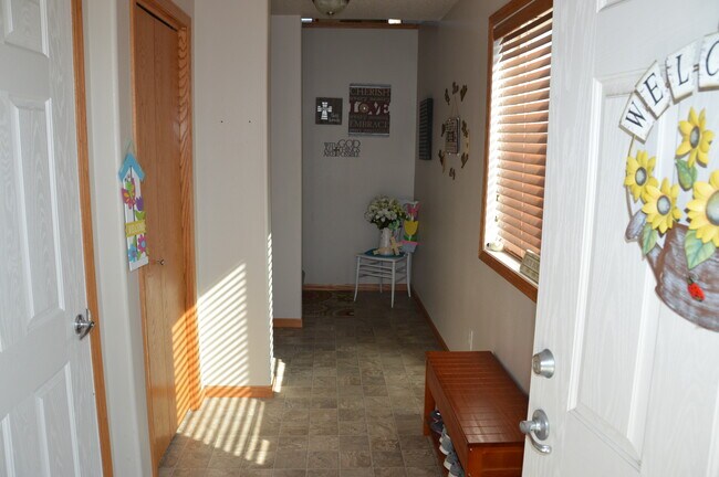 Entry Area - 1572 11th Ave E