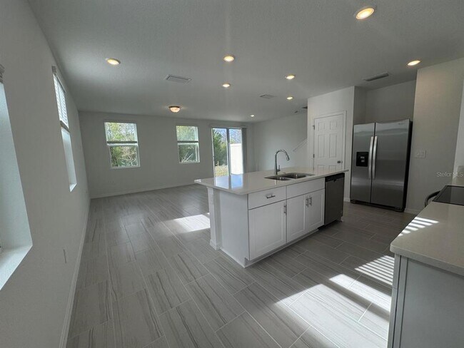 Building Photo - 16431 Bird of Paradise Ave