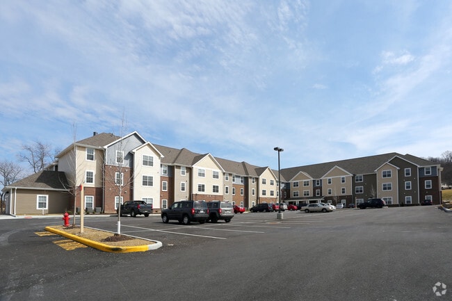 Building Photo - Maple Brook at Golden Pond West