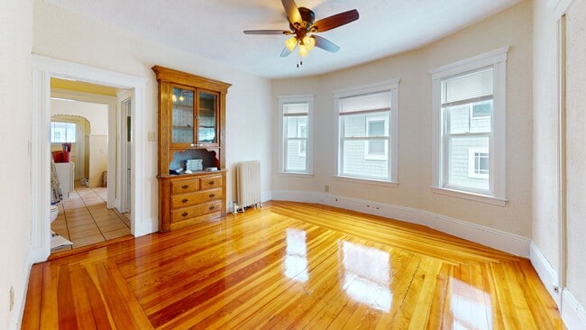 Building Photo - 93 Capen St