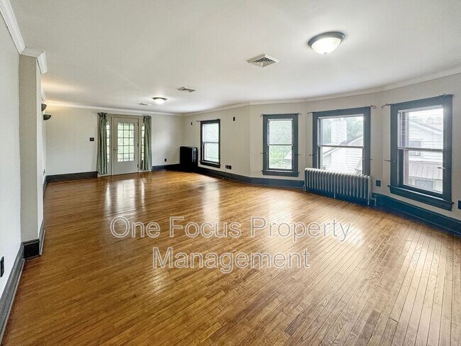 Foto del edificio - 95 1/2 Parkwood Street