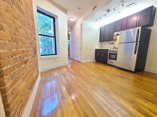 Primary Photo - 1253 Lincoln Pl