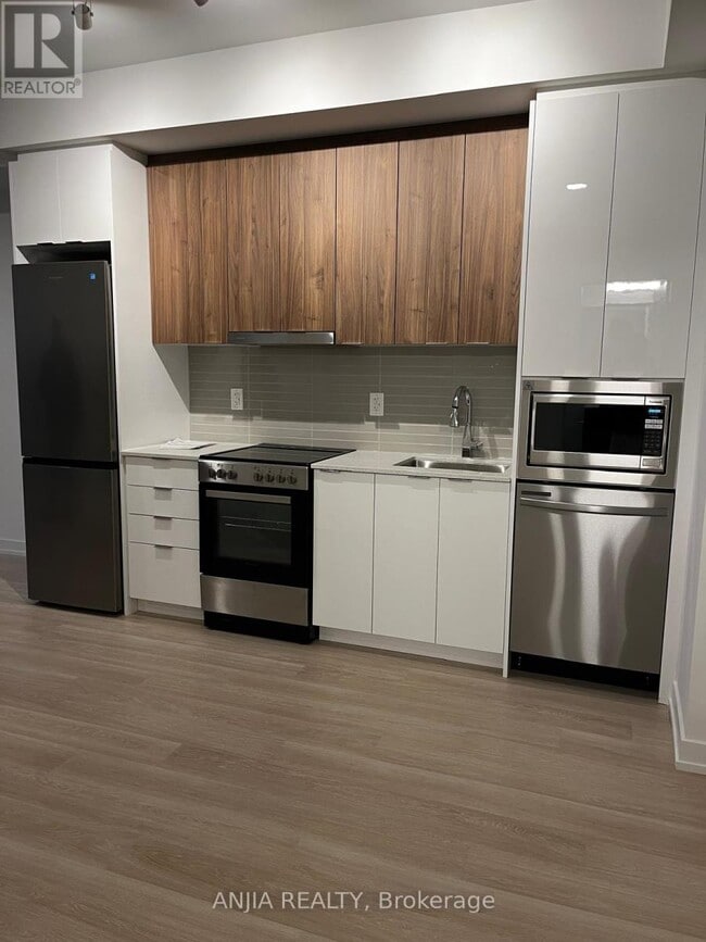 Photo du bâtiment - 9763 Markham Rd