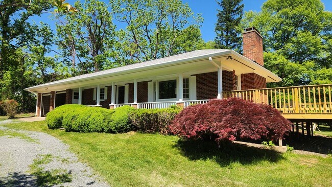 Foto del edificio - 39080 Foxhill Rd