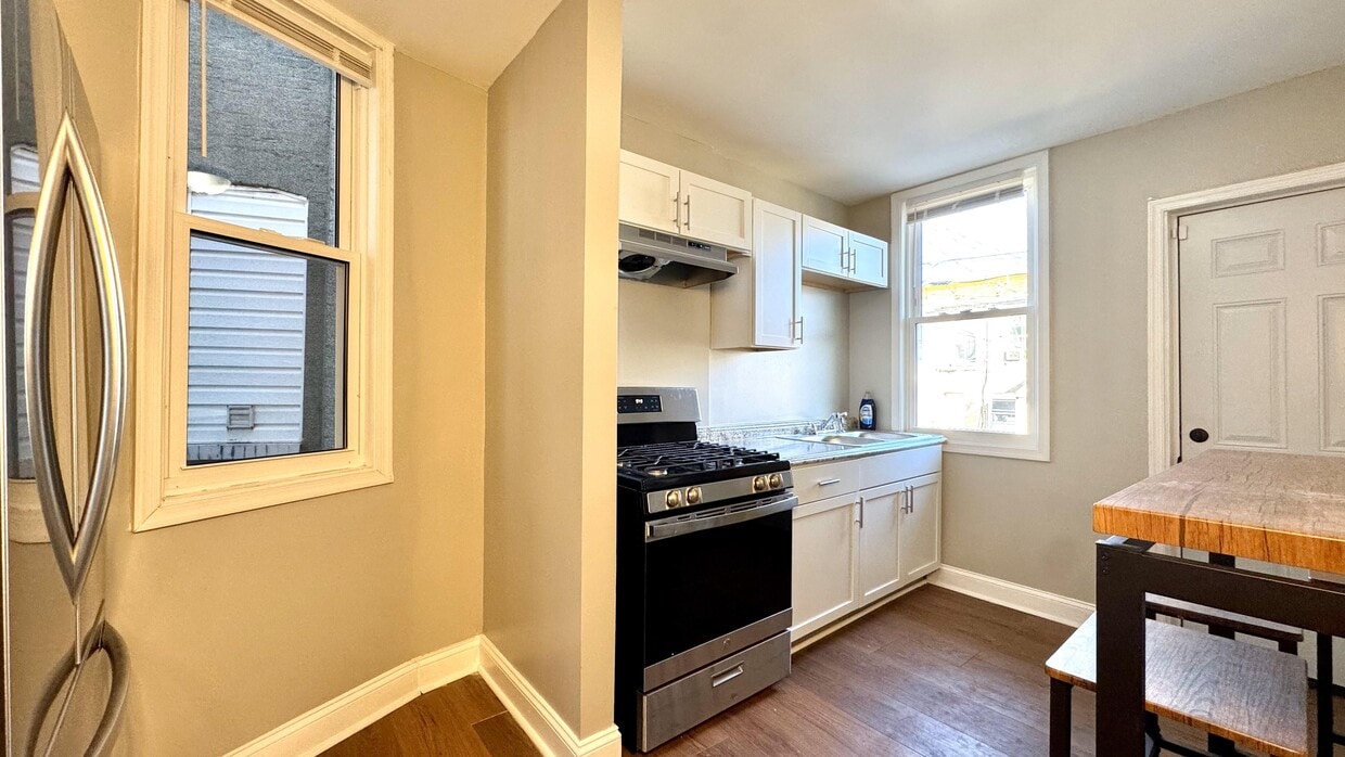 Primary Photo - 223 N Luzerne Ave