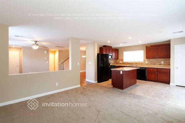Foto del edificio - 5000 Diamond Ranch Ave