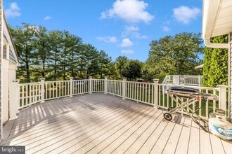 Building Photo - 105 Ridge Ave