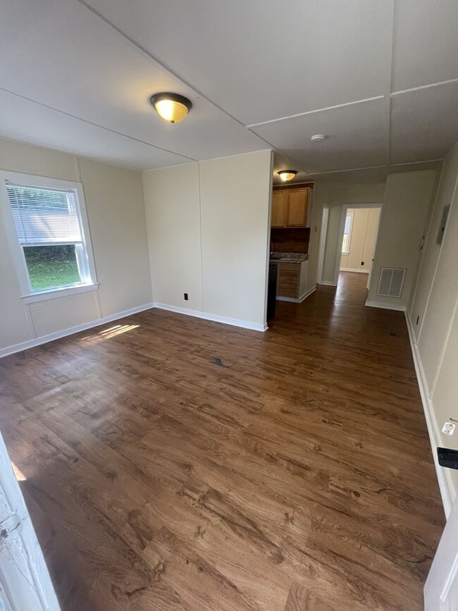 Building Photo - 1 Bedroom 1 Bathroom