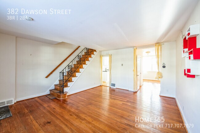 Building Photo - Discover Your New Home in the Heart of Phi...