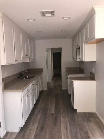 Foto del edificio - 4618 Collwood Ln