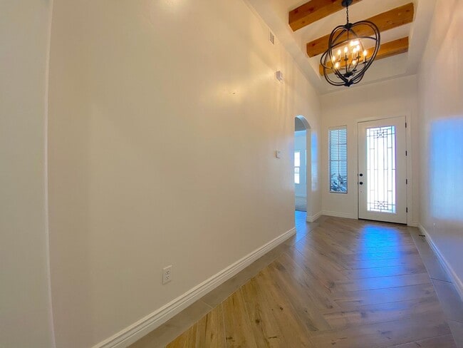 Building Photo - West El Paso Cimarron Neighborhood Stunning 4 bed/2.5bath