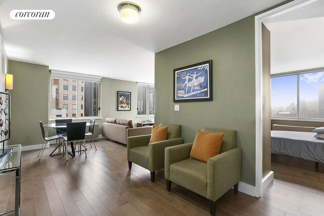 Building Photo - 350 W 50th St