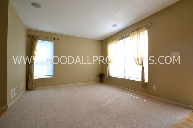 Foto del edificio - 4 Bedroom, 2.5 Bathroom Home in Waukee