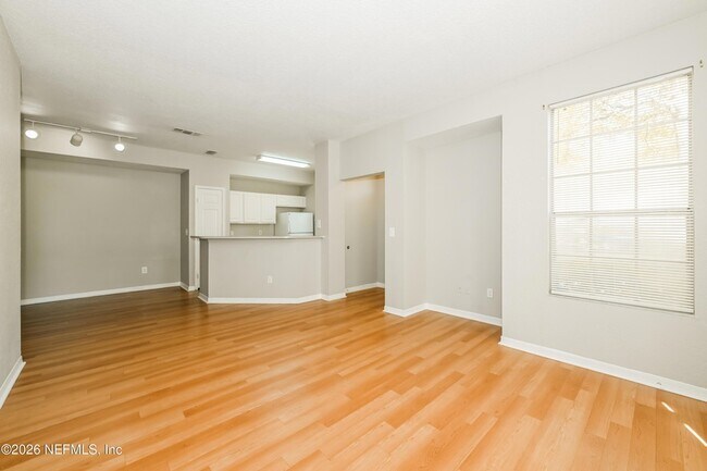 Foto del edificio - 13700 Richmond Park Dr N