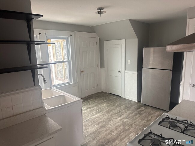 Foto del edificio - 199 Bradley St