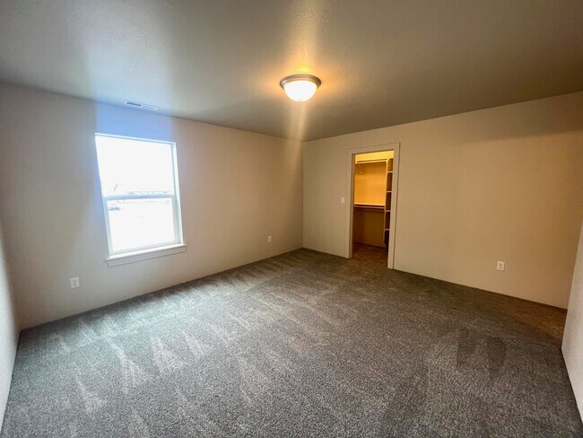 Building Photo - 217 Dano Dr