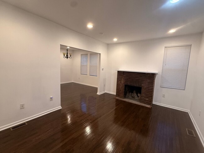 Building Photo - 5116 Gwynn Oak Ave