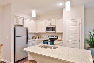 Interior Photo - Evolve at Tega Cay