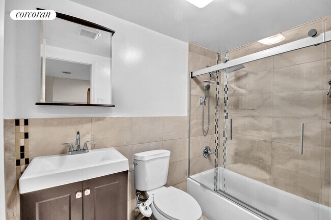 Foto del edificio - 11-46-46 Welling Ct