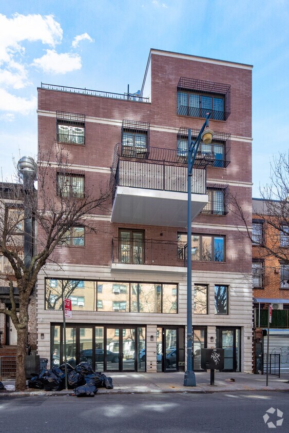 Primary Photo - 176-178 Division Ave