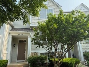 Building Photo - 1722 Middlebury Dr