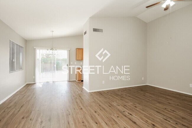 Building Photo - REDUCED!